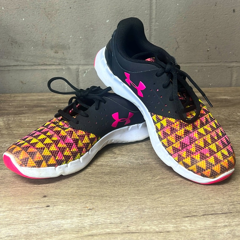 UA Under Armour Geometric Sneakers Black Pink Yellow Size 6Y  Stunning 🤩 Colors